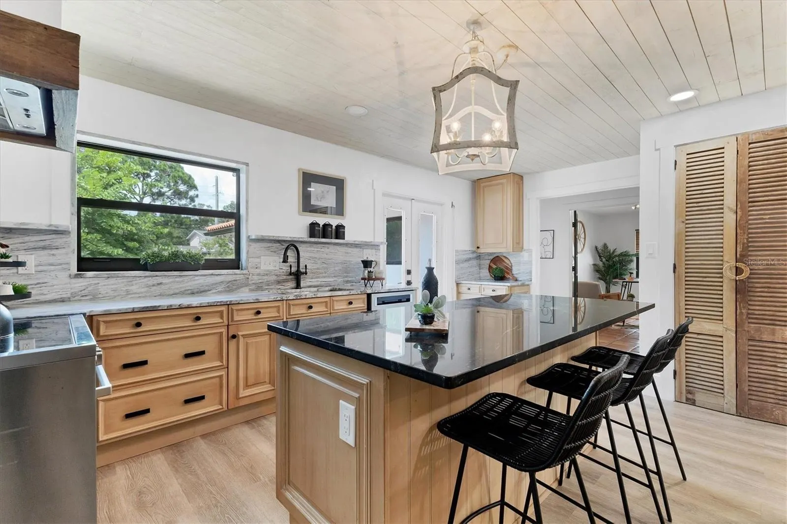2101 RIVER RIDGE DR