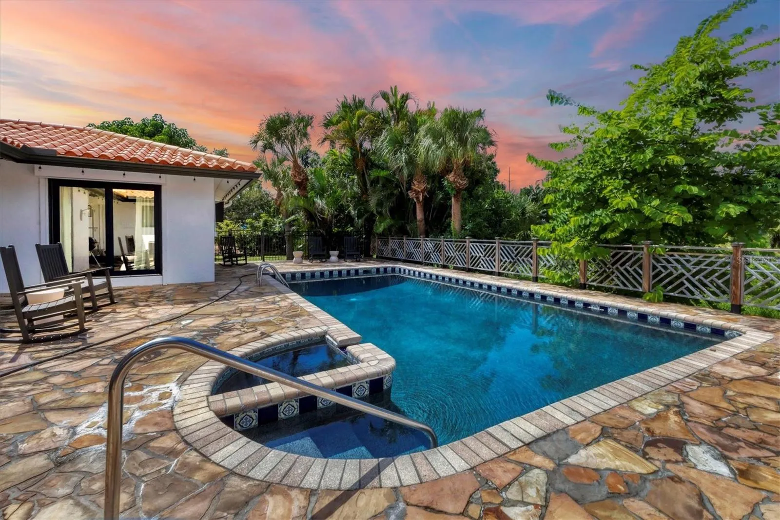 2101 RIVER RIDGE DR