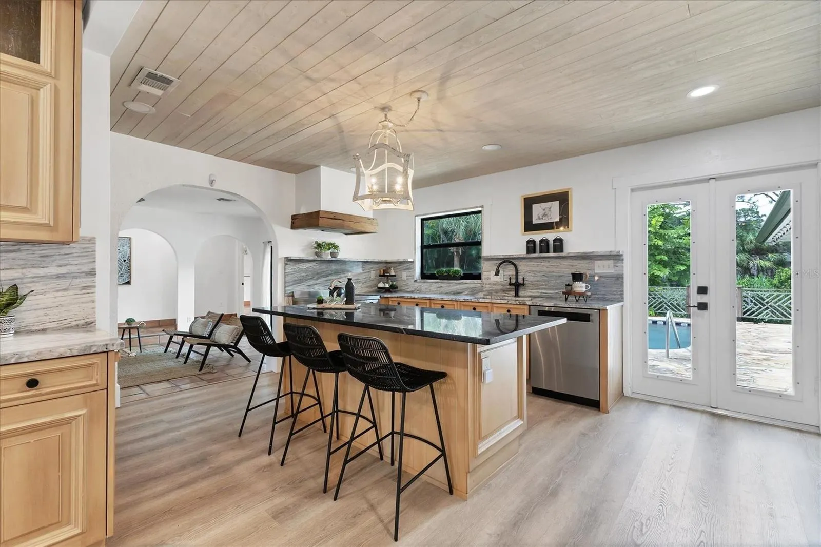2101 RIVER RIDGE DR