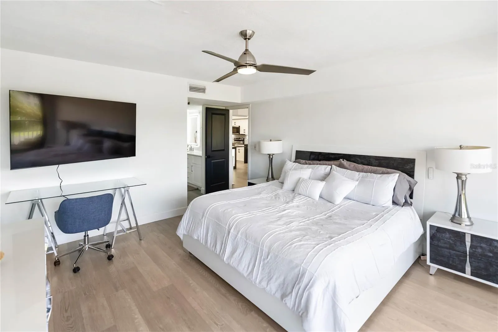 204 3RD ST W #201, #201