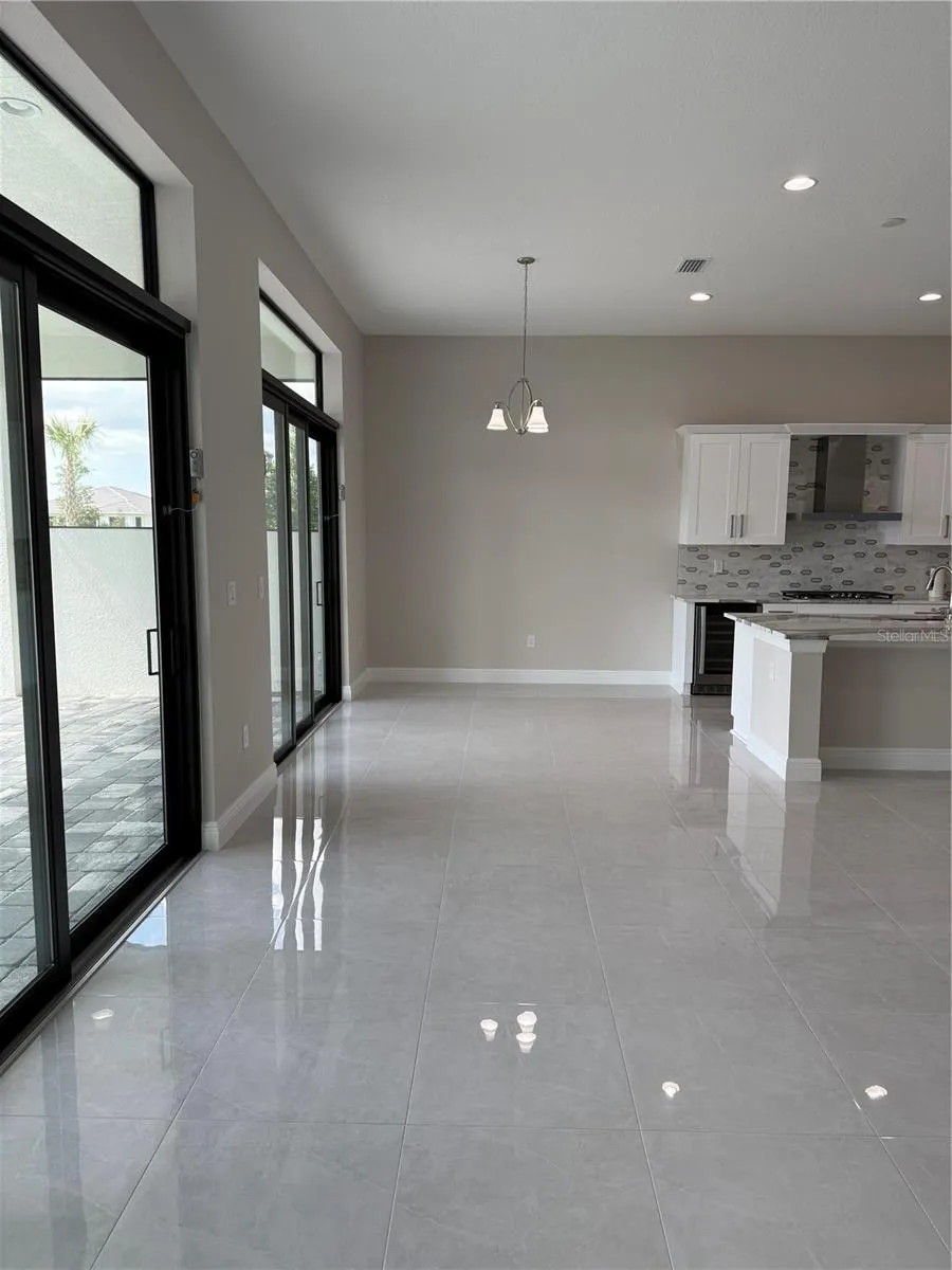 4545 MONDRIAN CT
