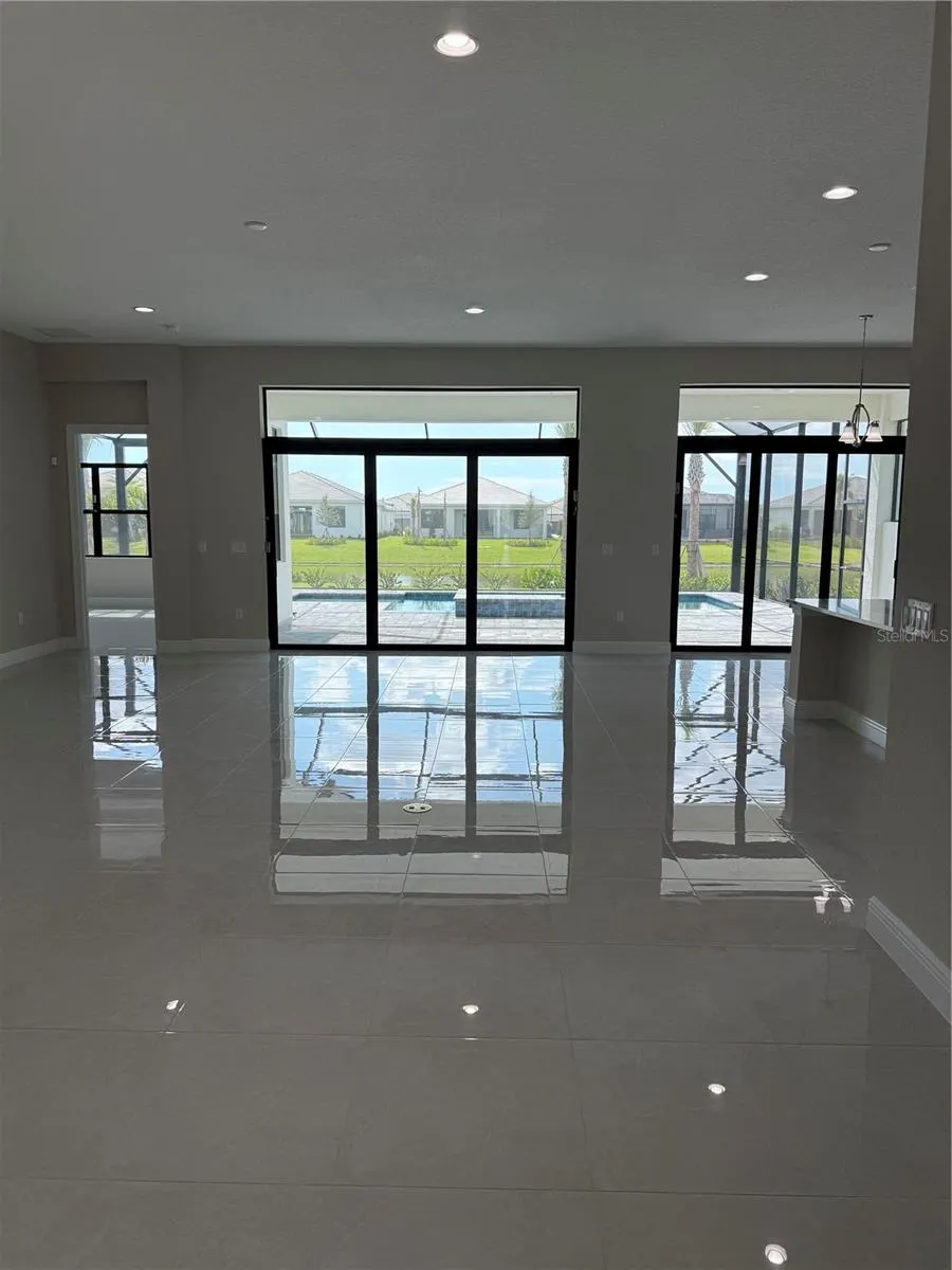 4545 MONDRIAN CT