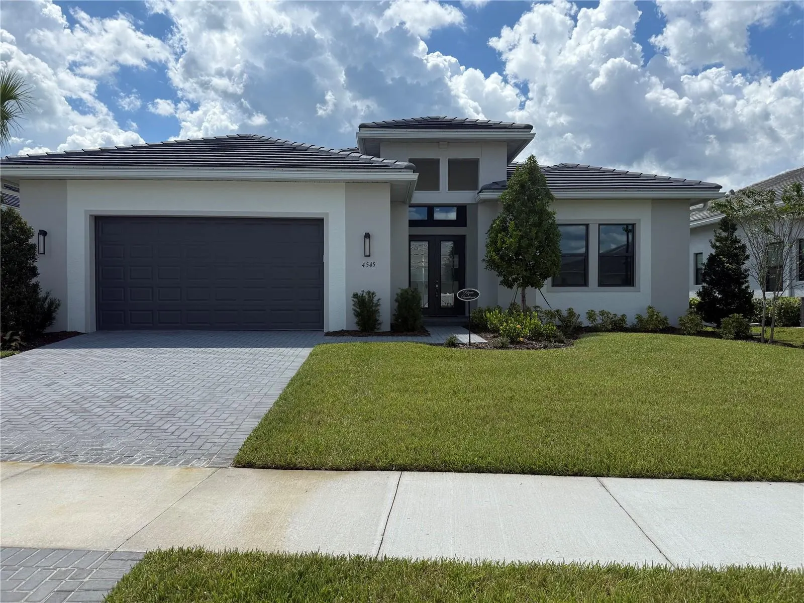 4545 MONDRIAN CT