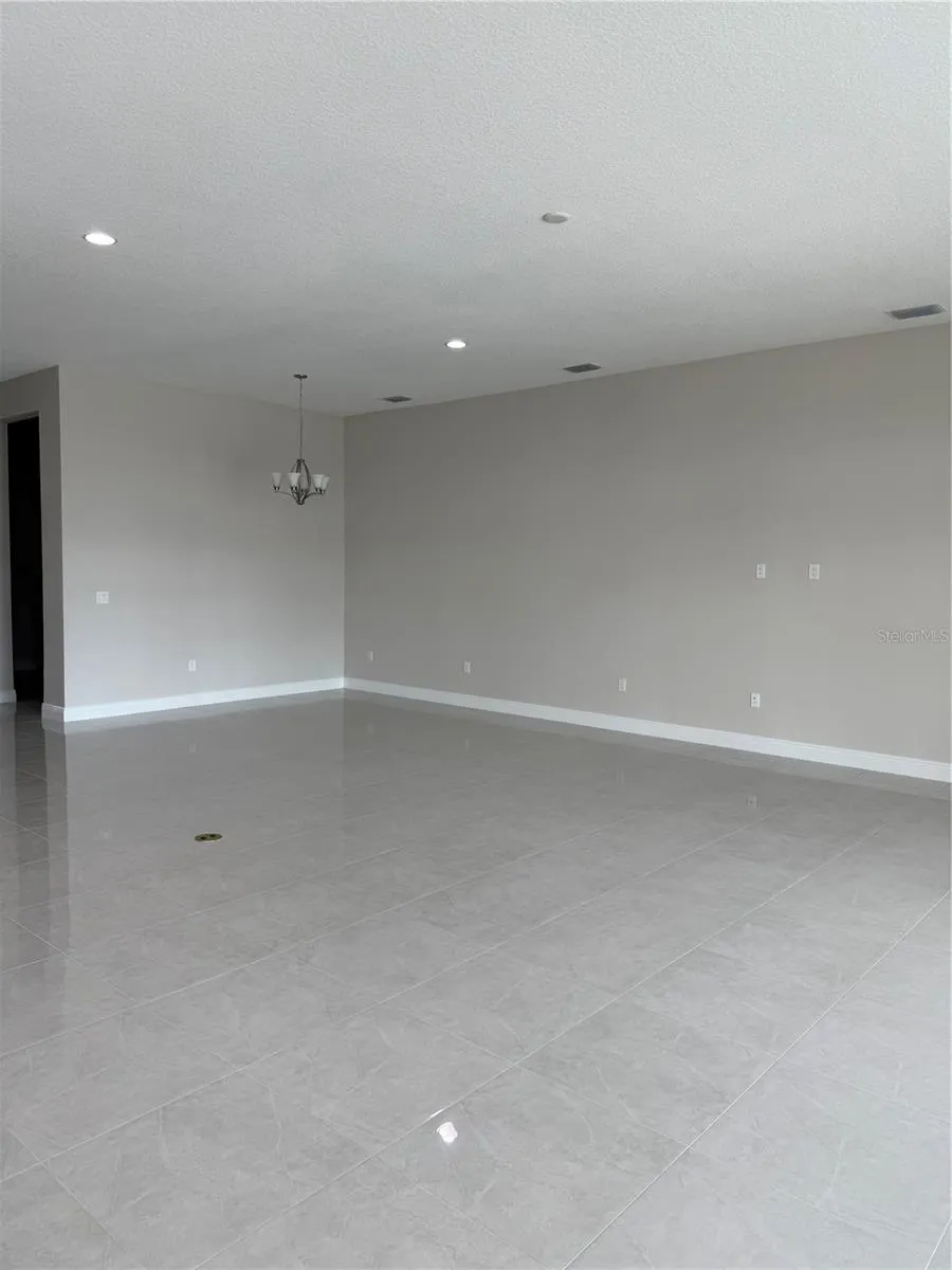 4545 MONDRIAN CT