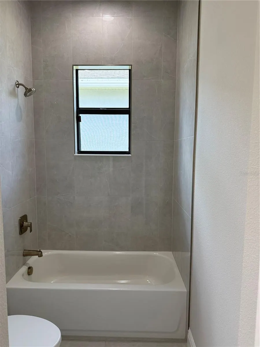 4545 MONDRIAN CT