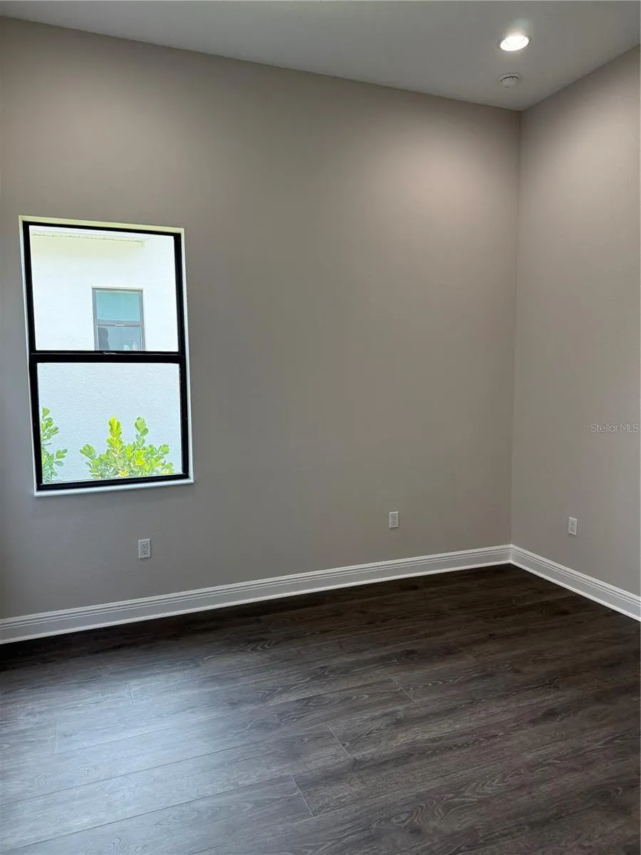 4545 MONDRIAN CT