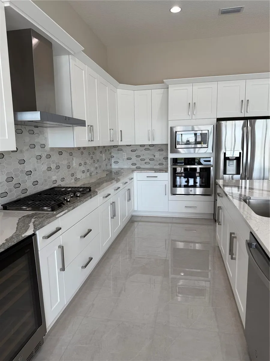 4545 MONDRIAN CT