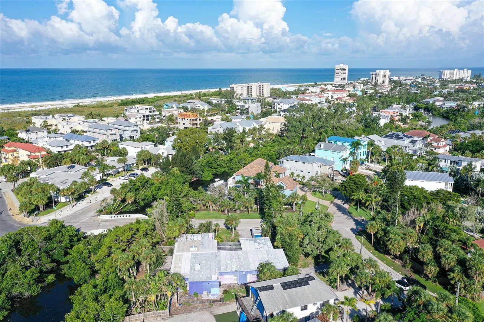 2 ISLAND CIR