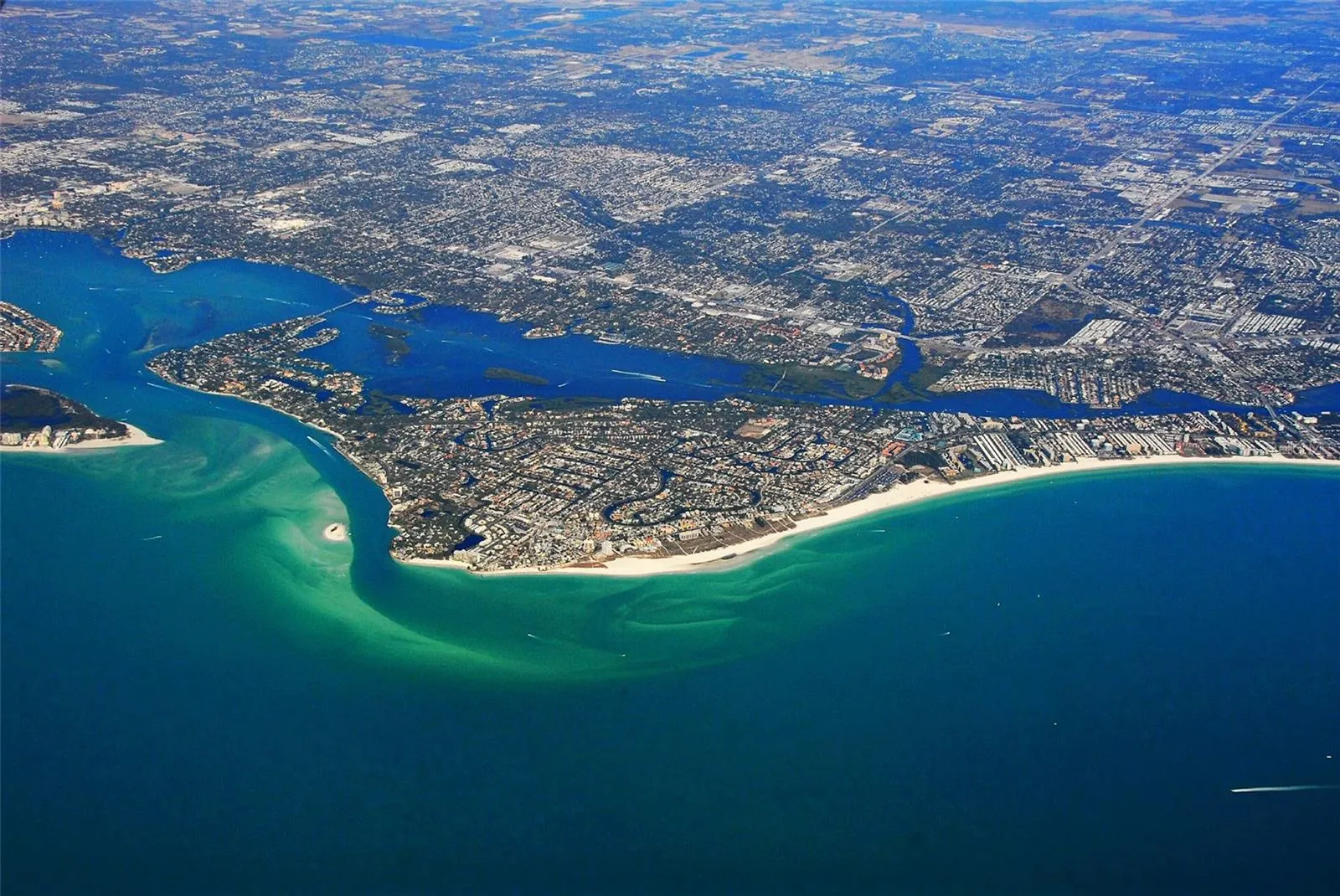 2 ISLAND CIR