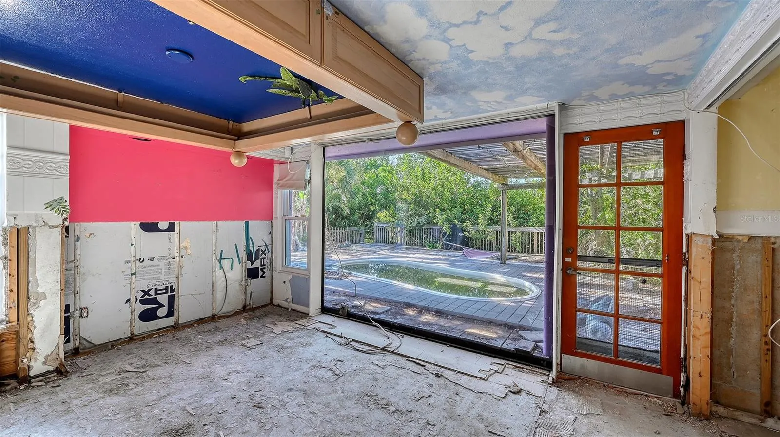 2 ISLAND CIR