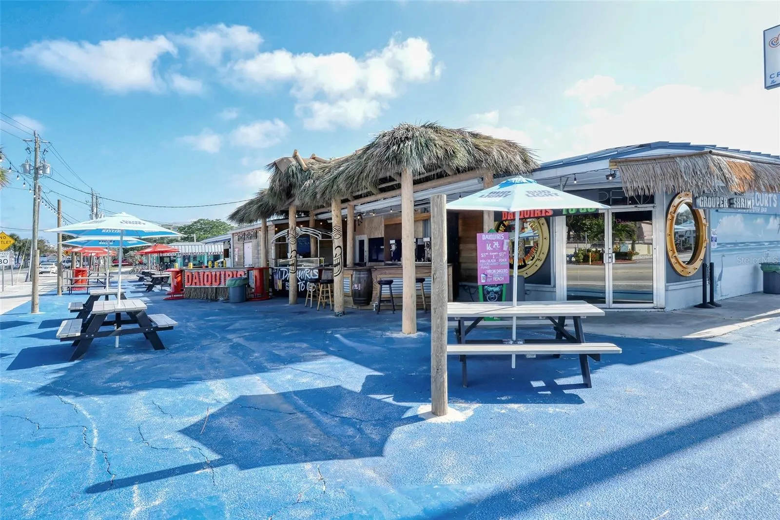 2 ISLAND CIR