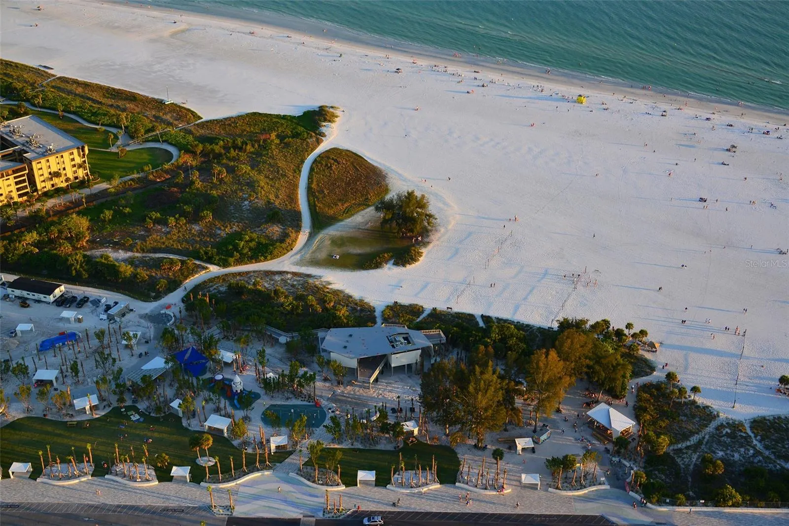 2 ISLAND CIR