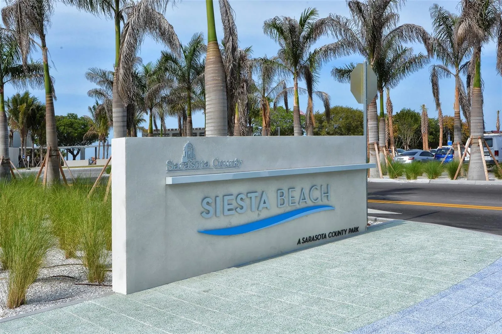2 ISLAND CIR