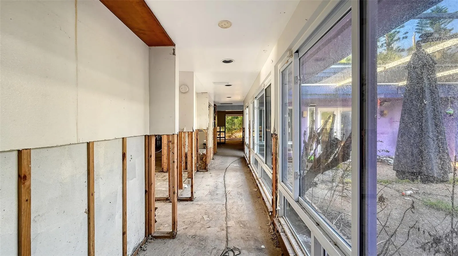 2 ISLAND CIR