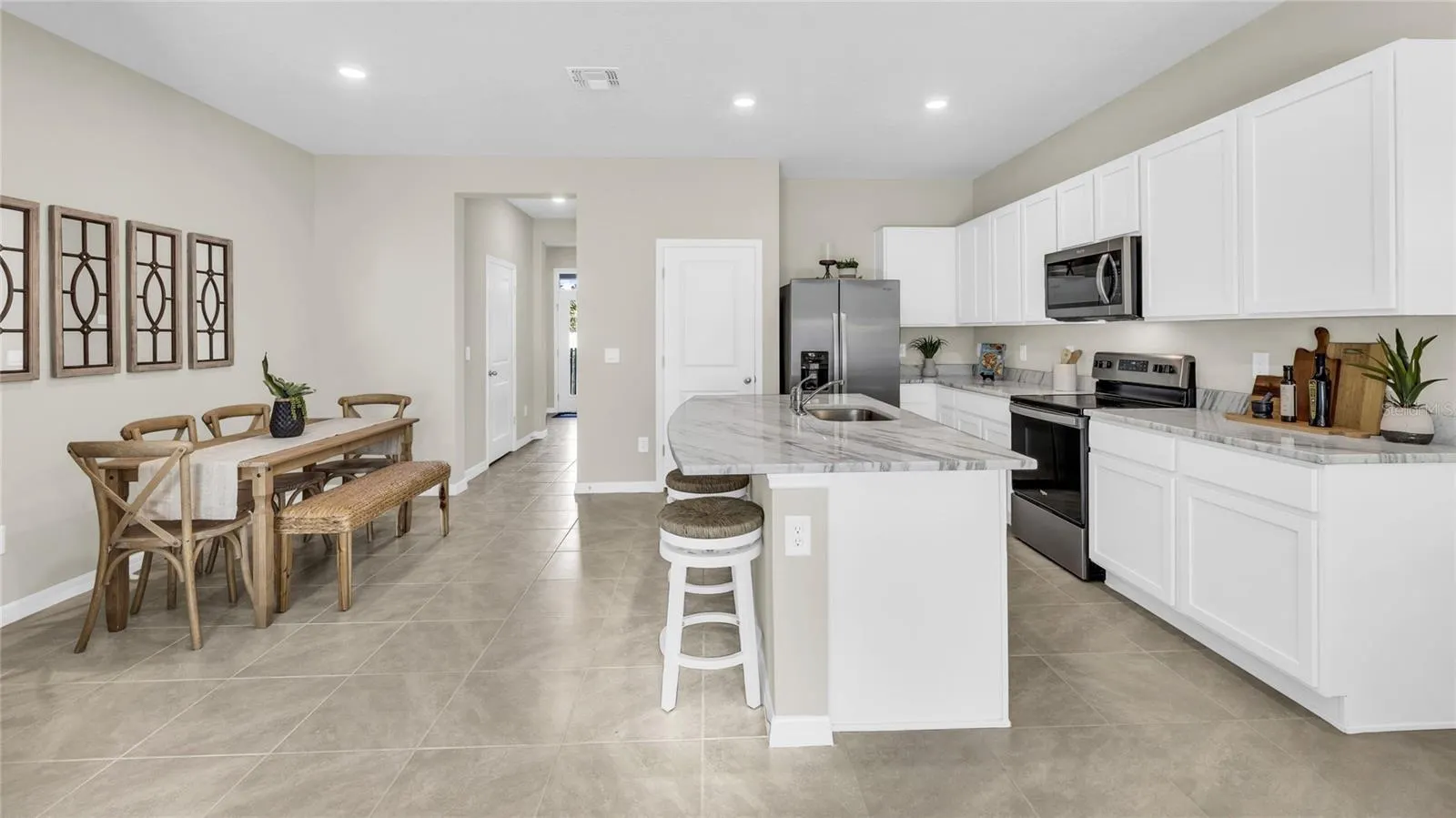 11815 DAVIS DR
