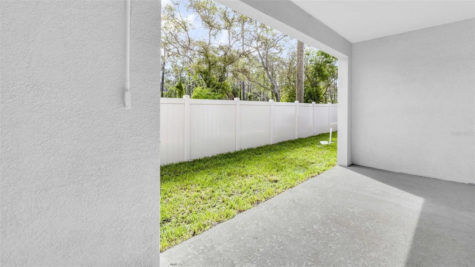 11815 DAVIS DR