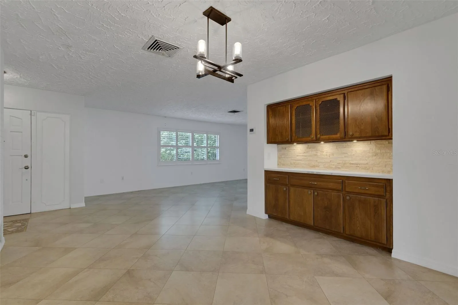 5217 CANTERBURY DR