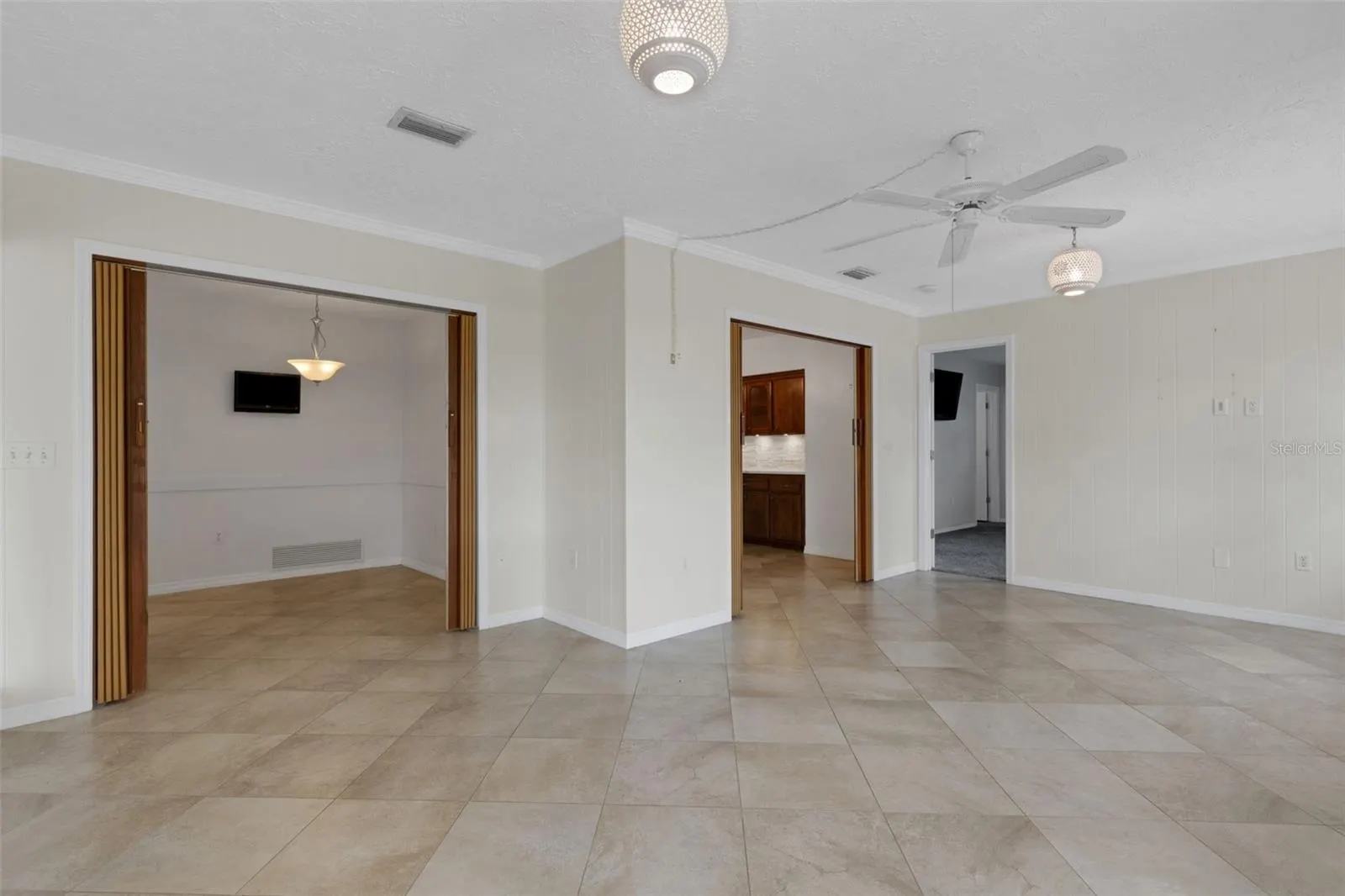 5217 CANTERBURY DR