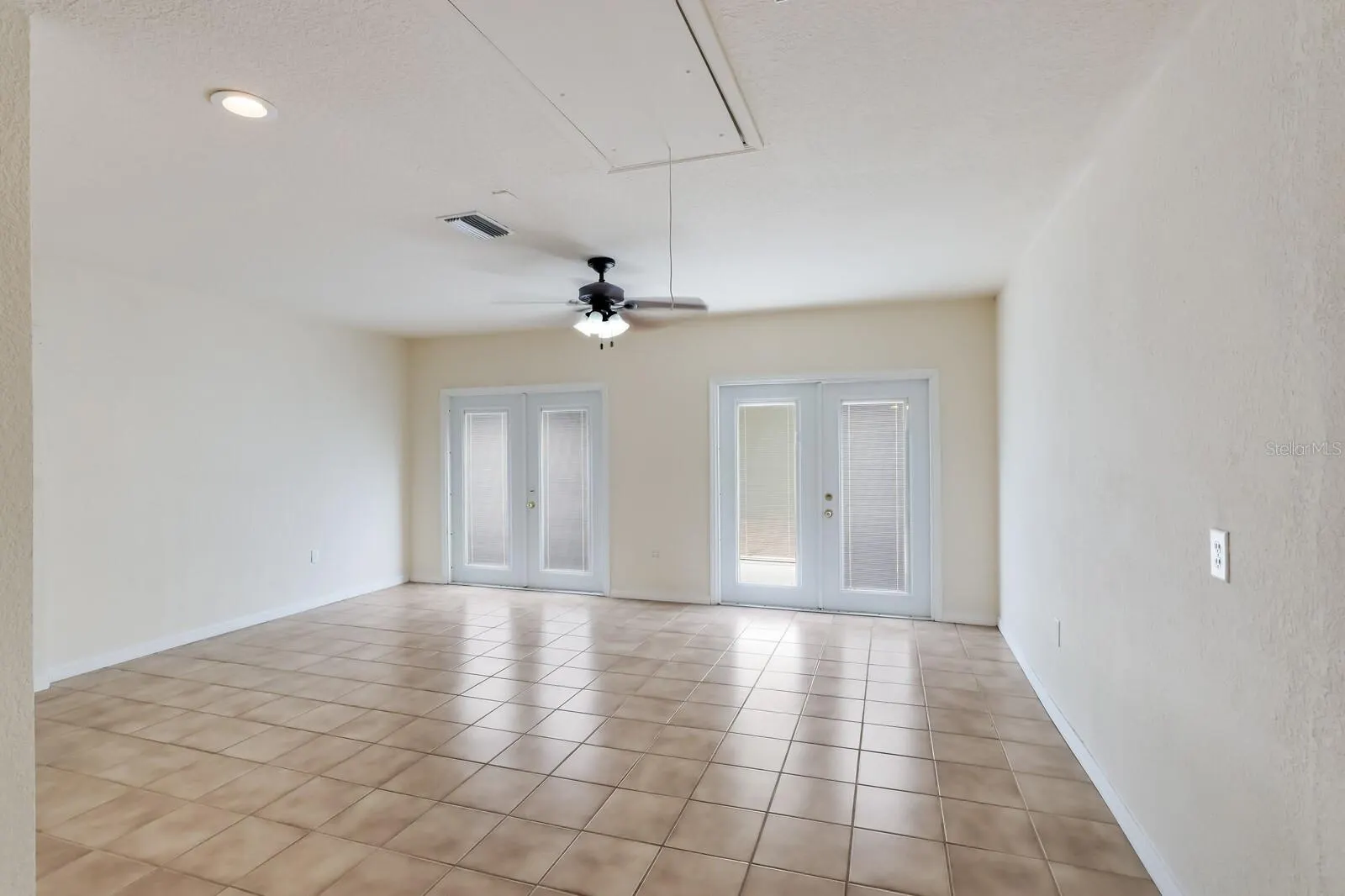 2004 BOCA CHICA AVE