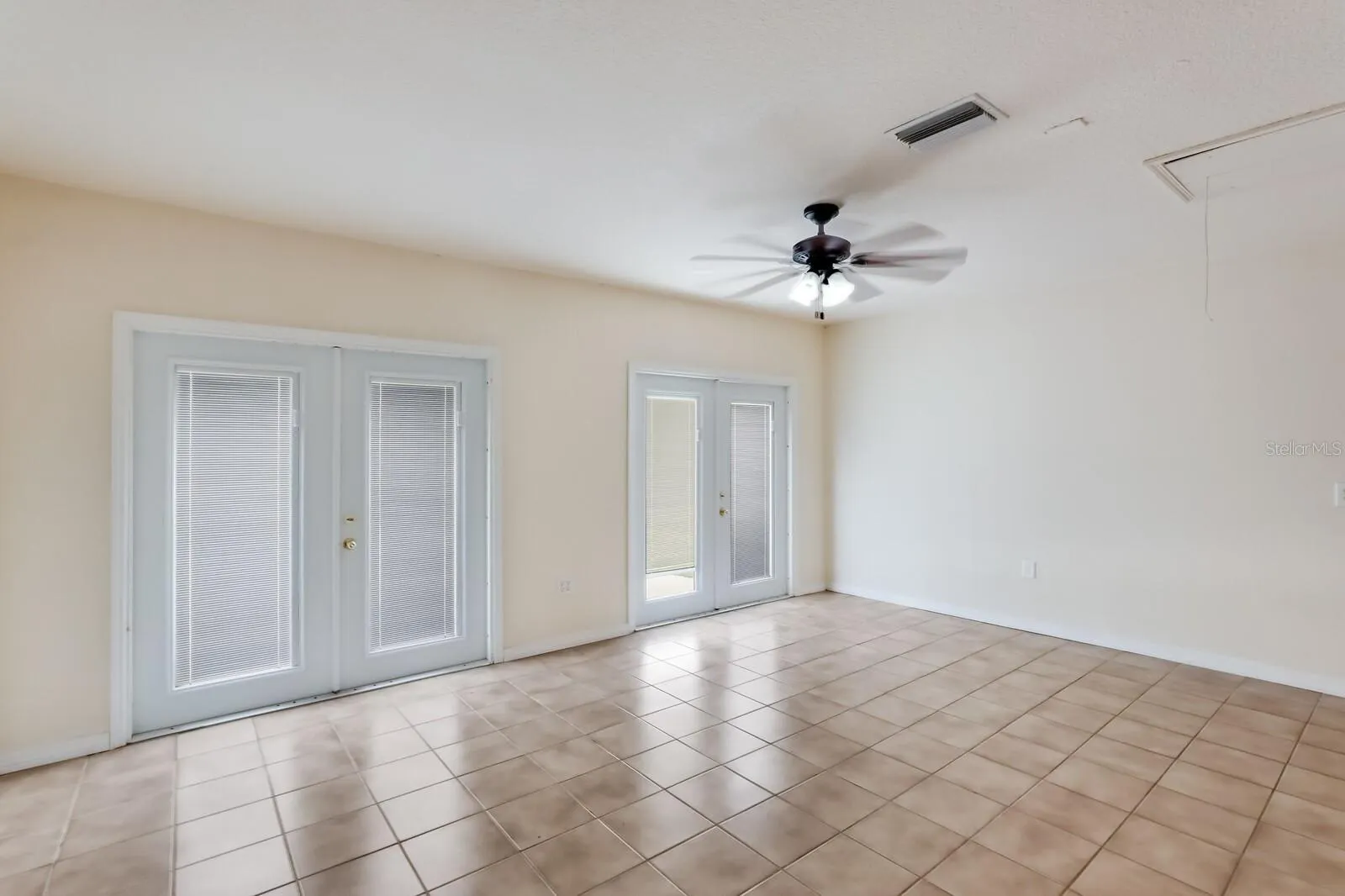 2004 BOCA CHICA AVE