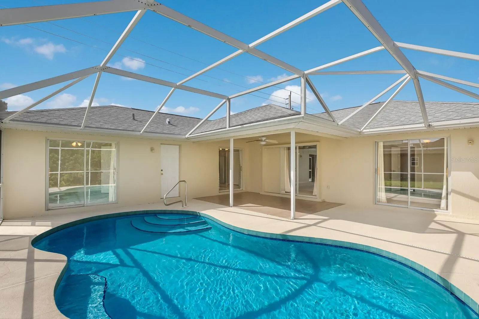 2004 BOCA CHICA AVE