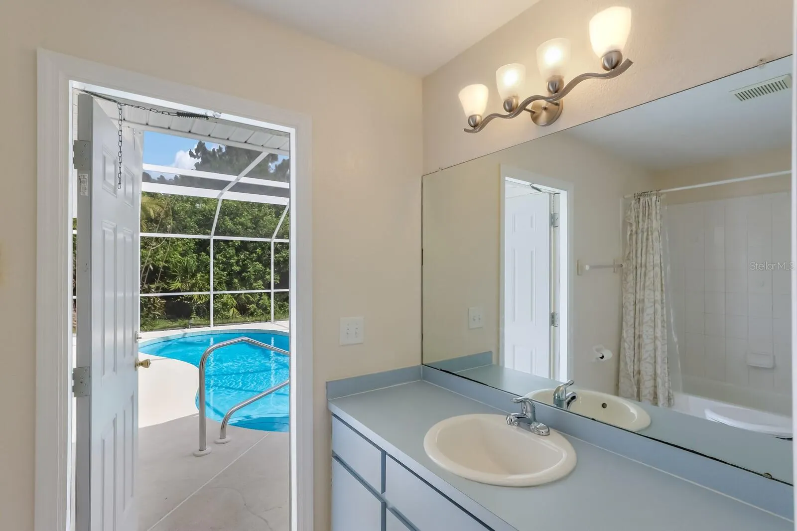 2004 BOCA CHICA AVE