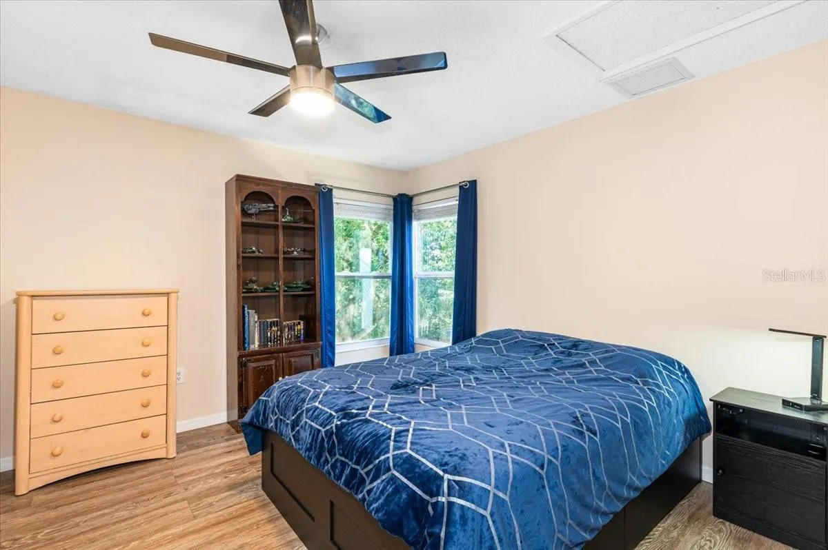 5061 82ND WAY E