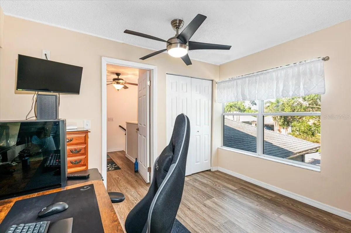 5061 82ND WAY E