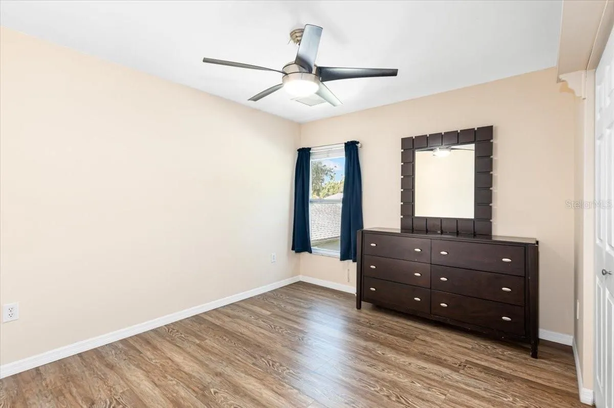 5061 82ND WAY E