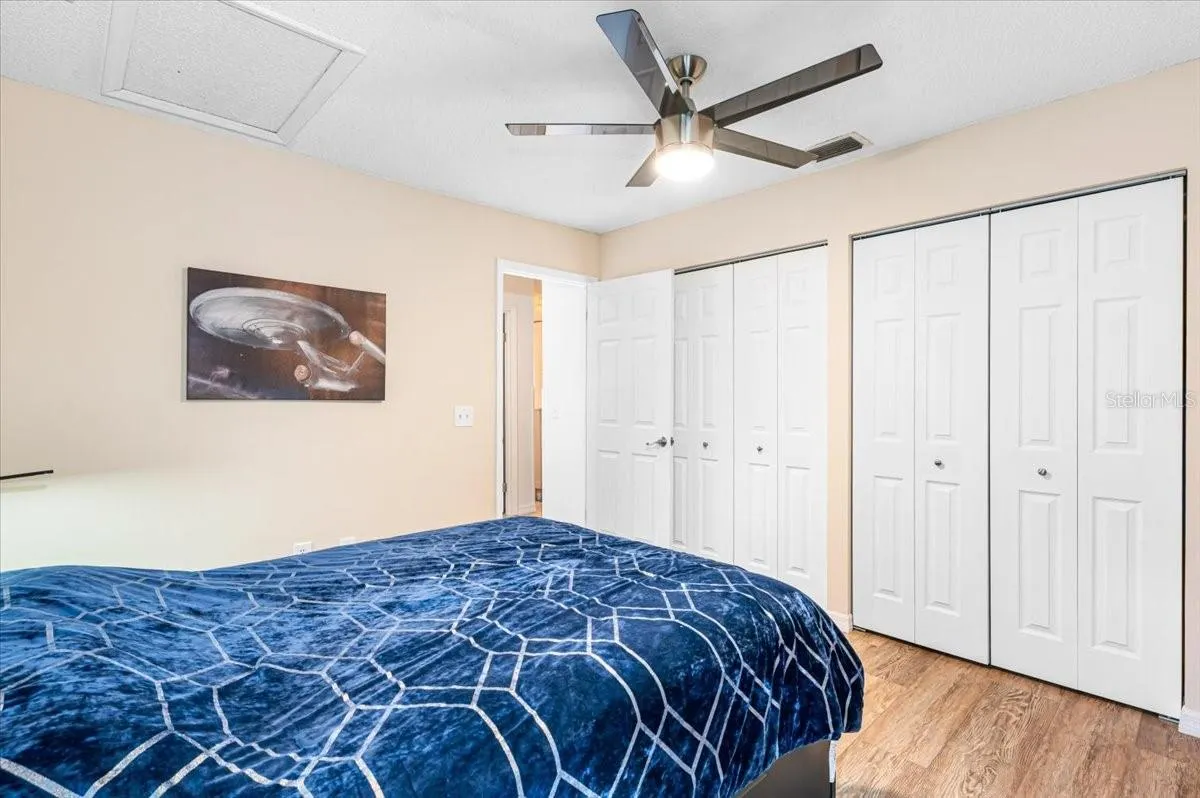 5061 82ND WAY E
