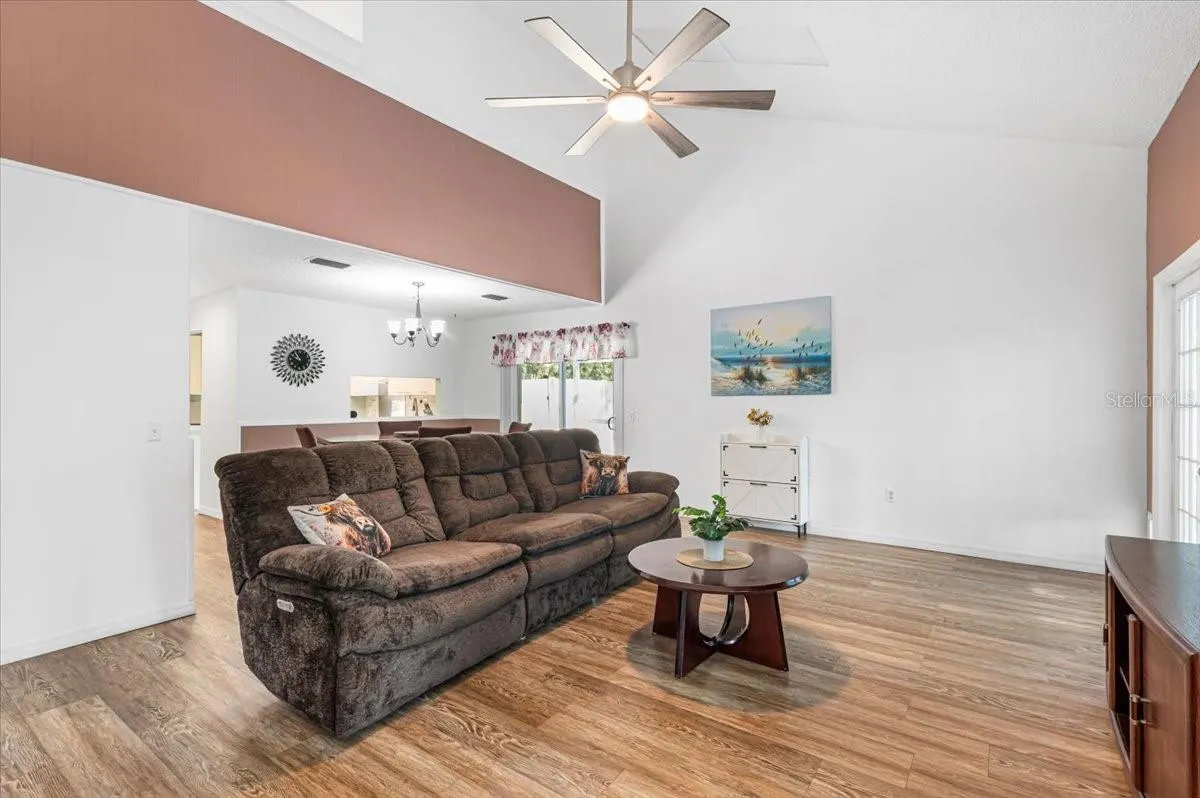 5061 82ND WAY E