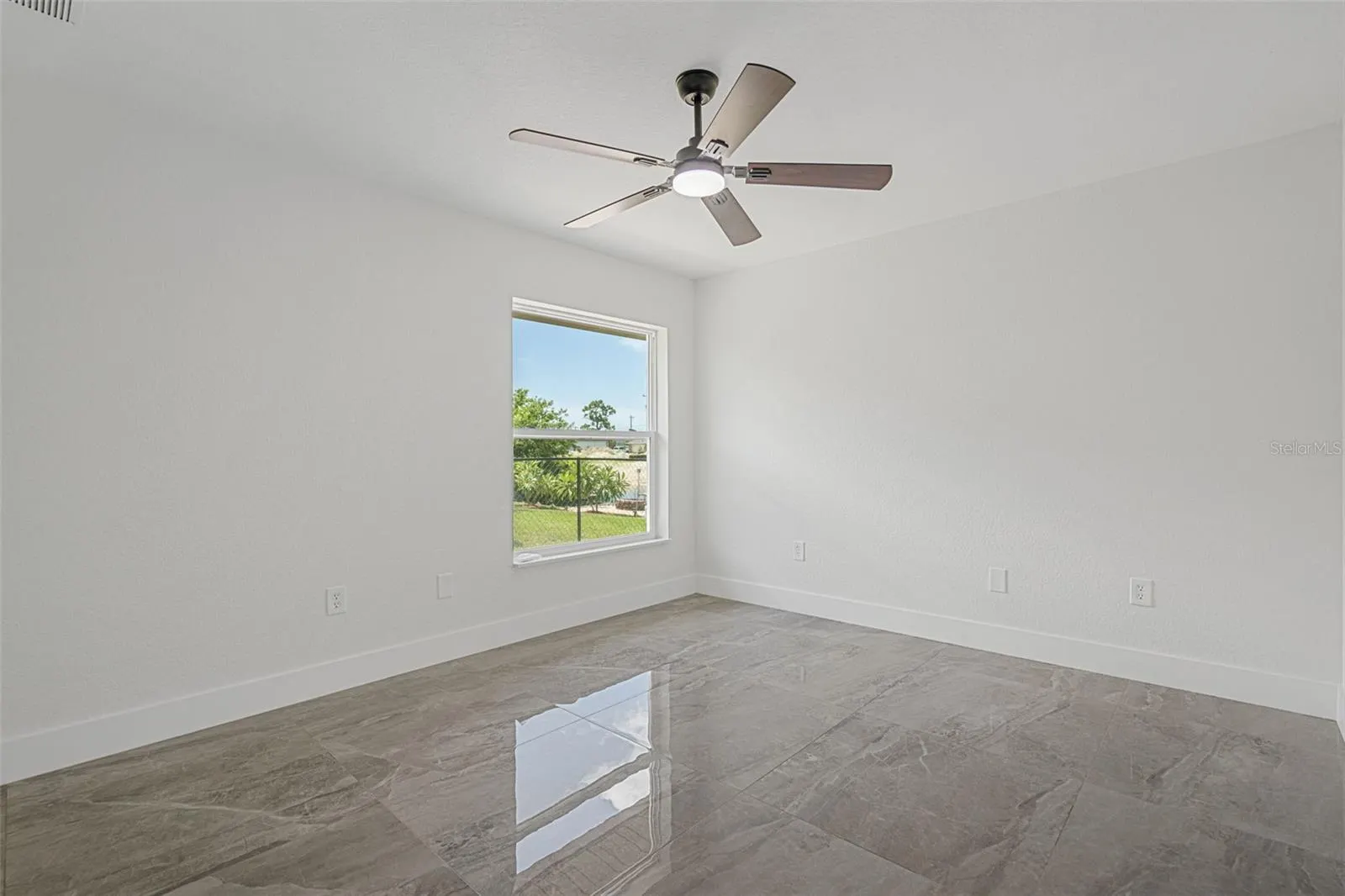 619 SW 26TH TER