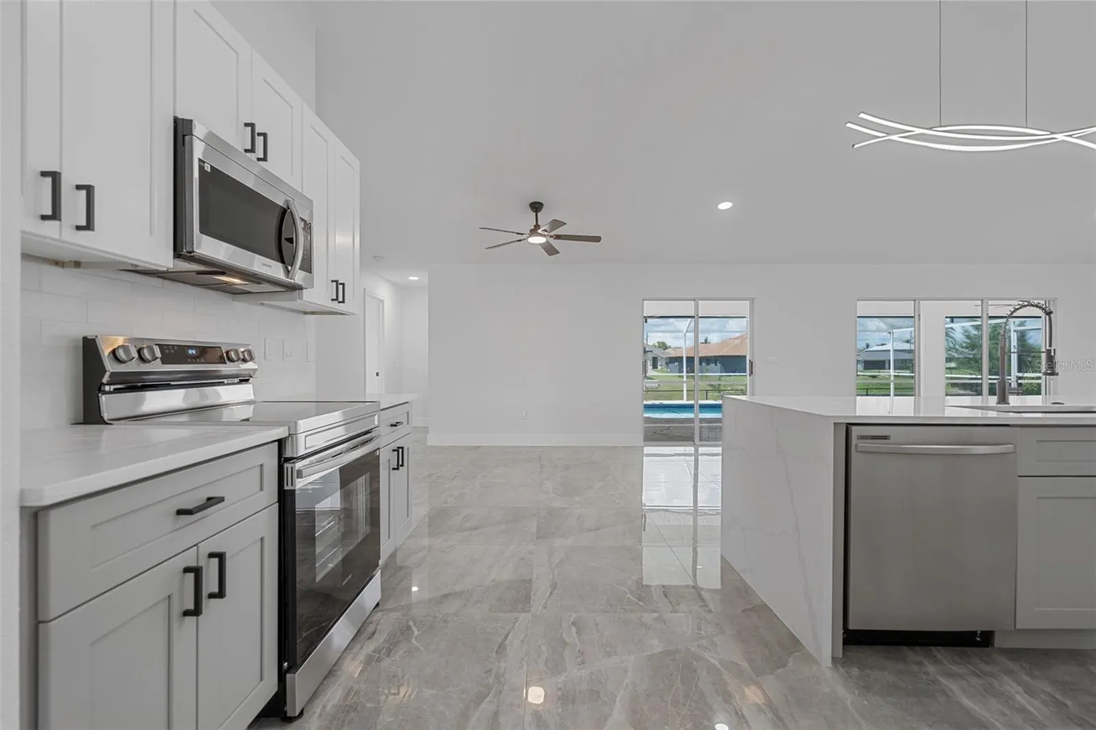 619 SW 26TH TER