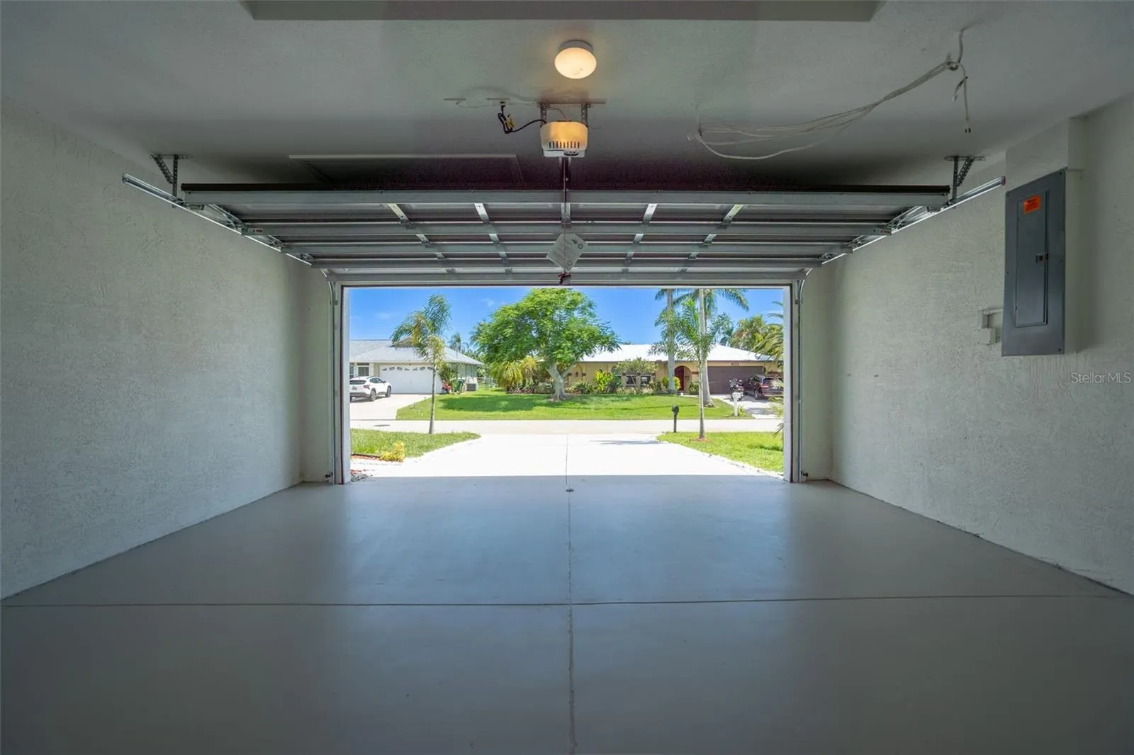 619 SW 26TH TER