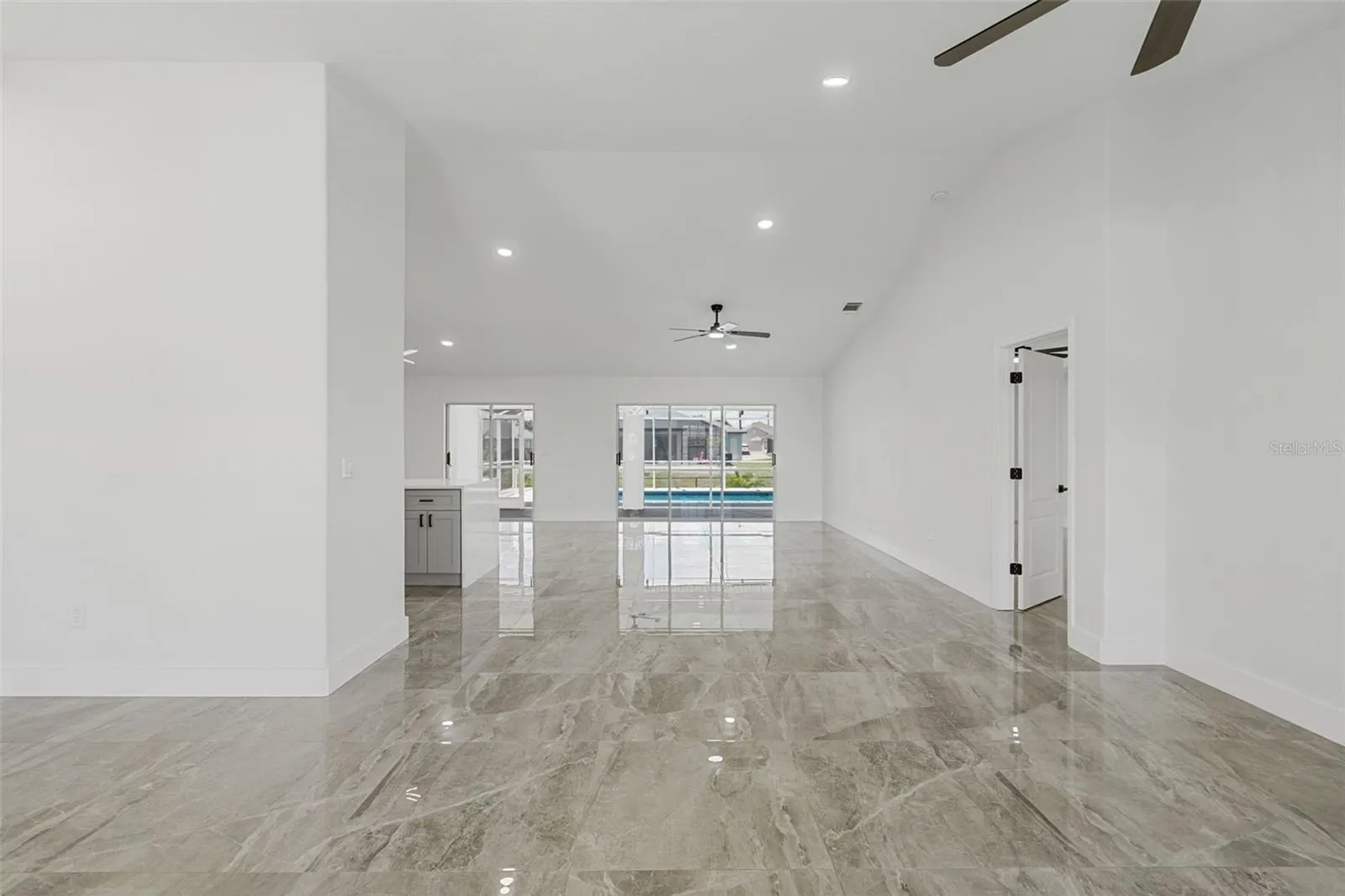 619 SW 26TH TER