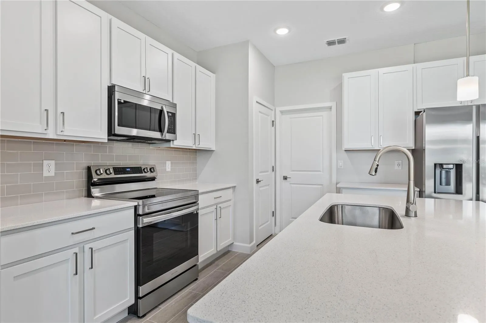 1342 SHAKER LN