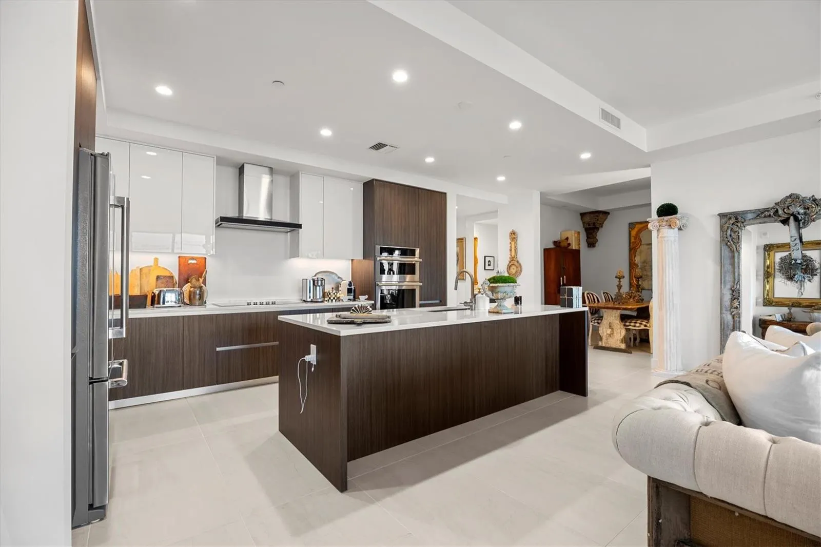 301 QUAY COMMONS #1704, #1704