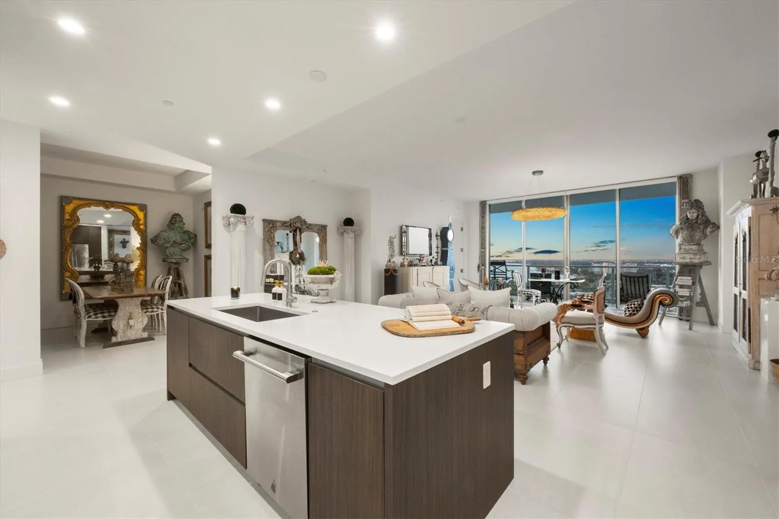 301 QUAY COMMONS #1704, #1704