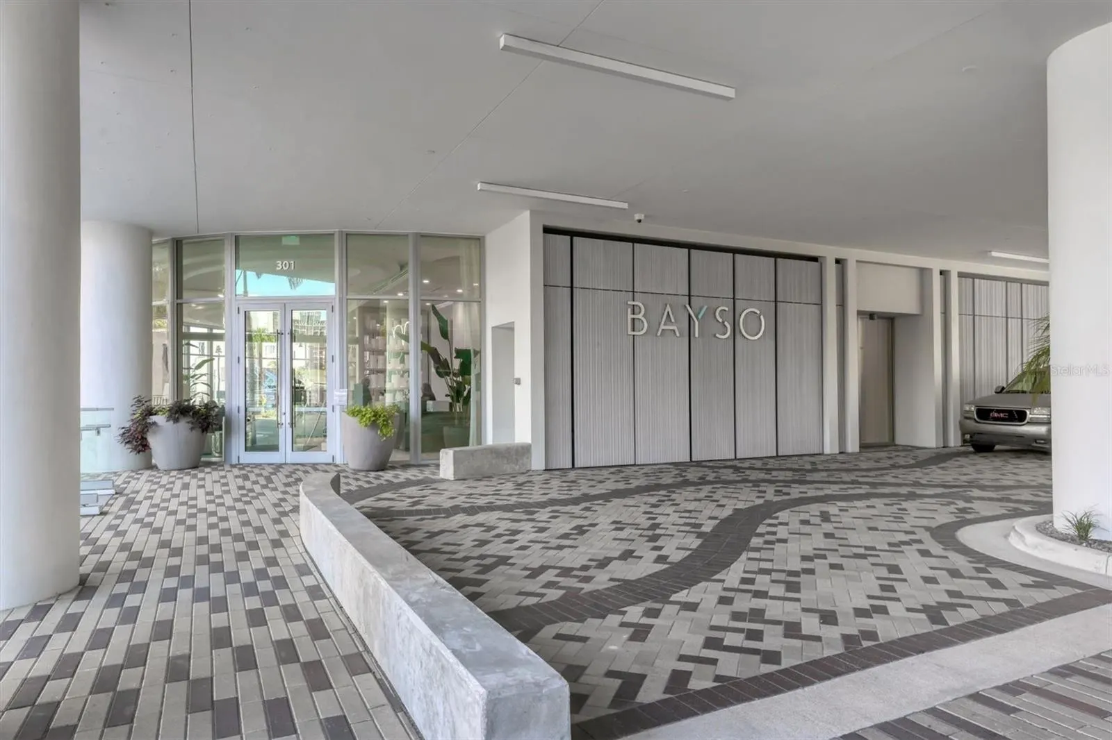 301 QUAY COMMONS #1704, #1704