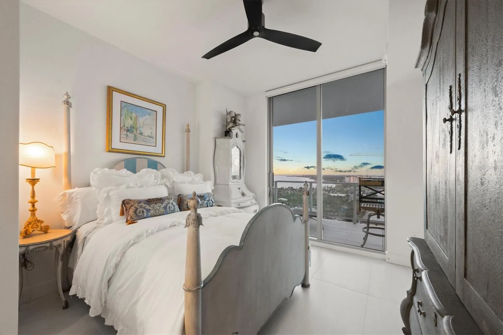 301 QUAY COMMONS #1704, #1704