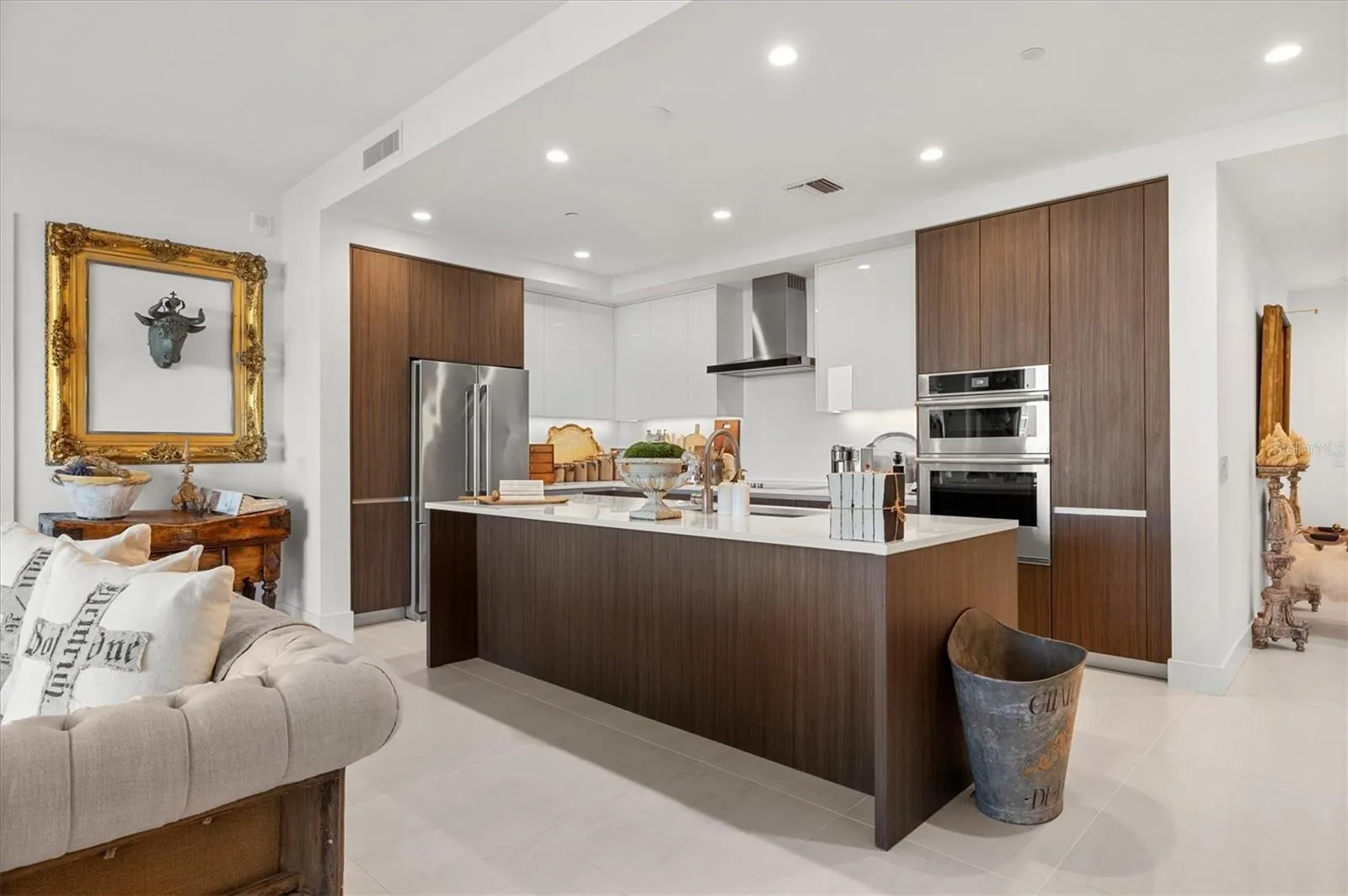301 QUAY COMMONS #1704, #1704