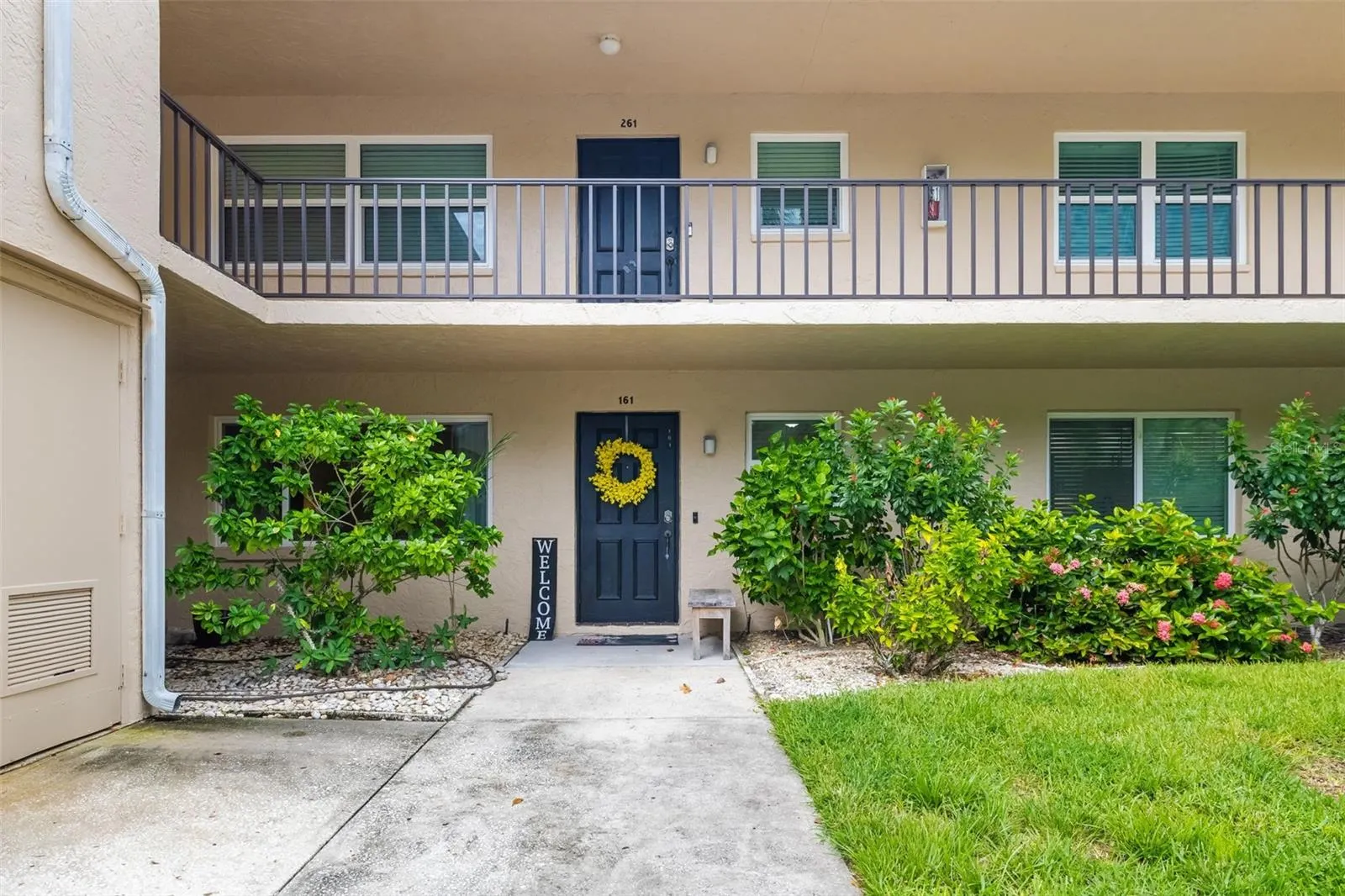 6939 W COUNTRY CLUB DR N #161, #161