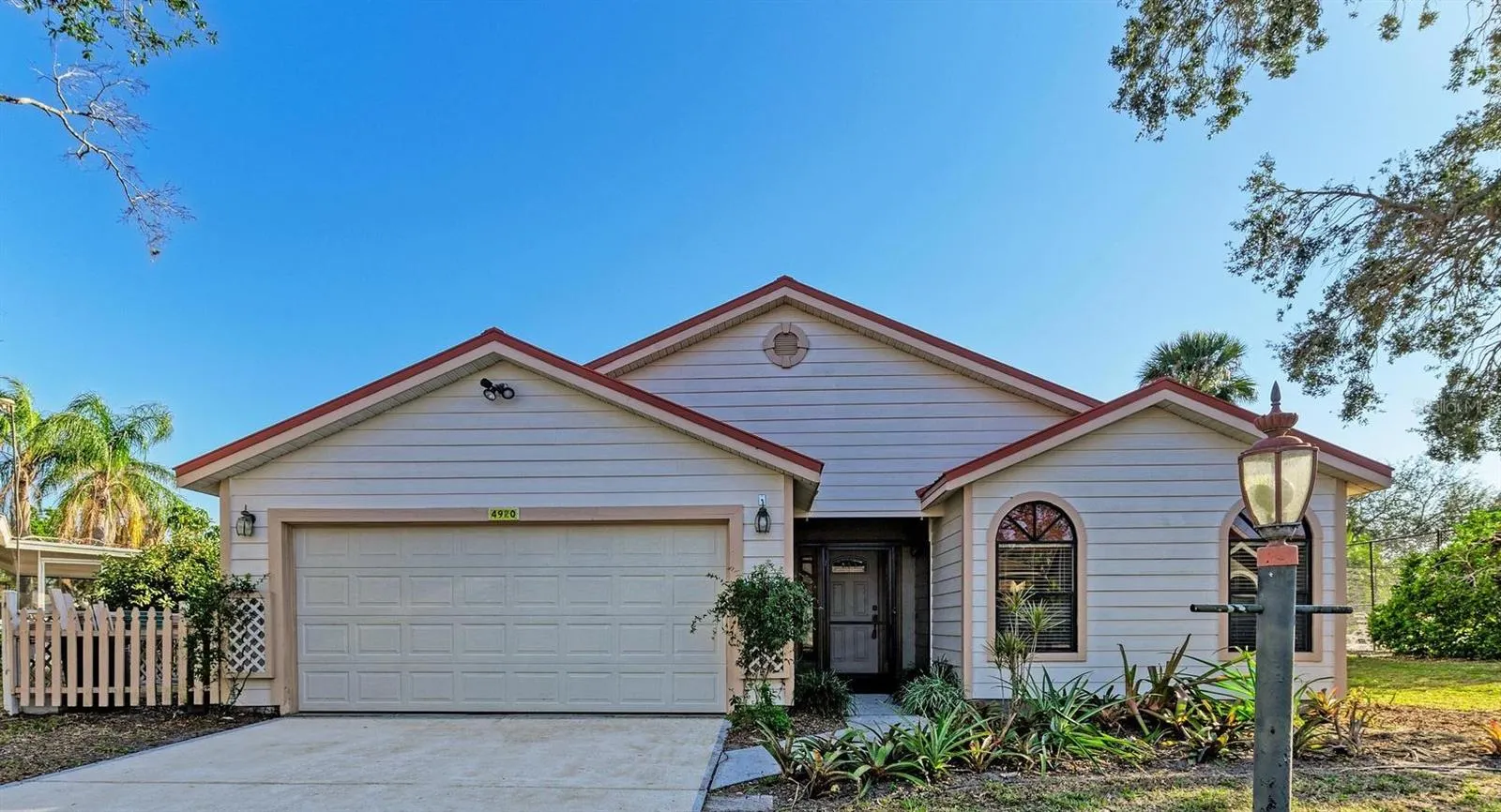 4920 82ND PL E