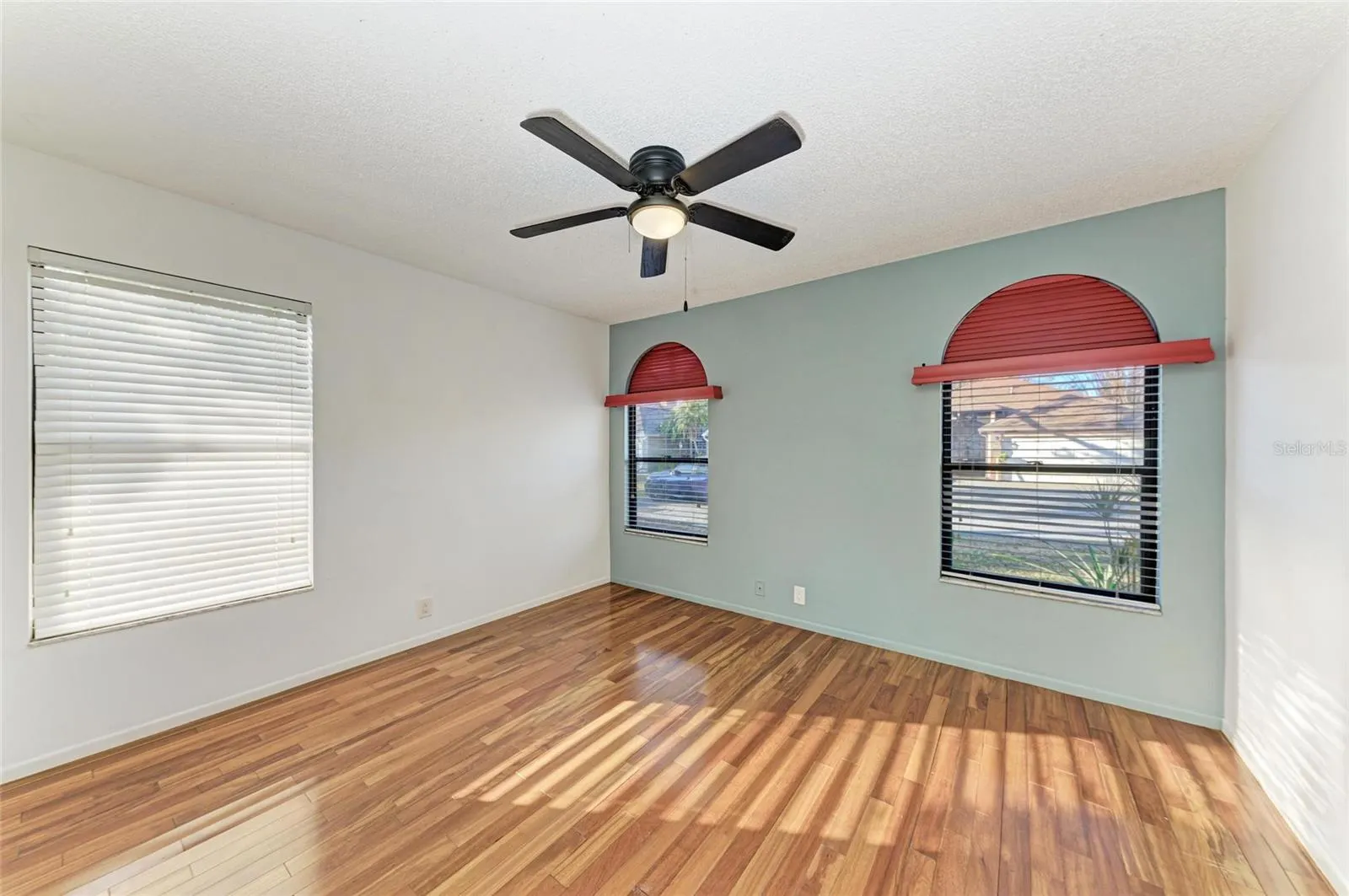 4920 82ND PL E