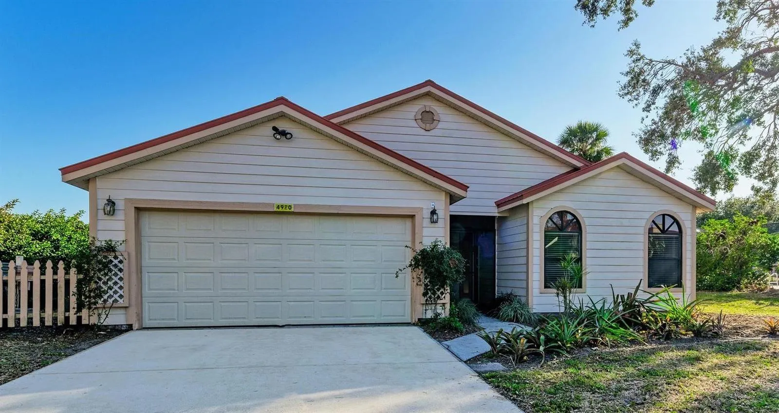 4920 82ND PL E