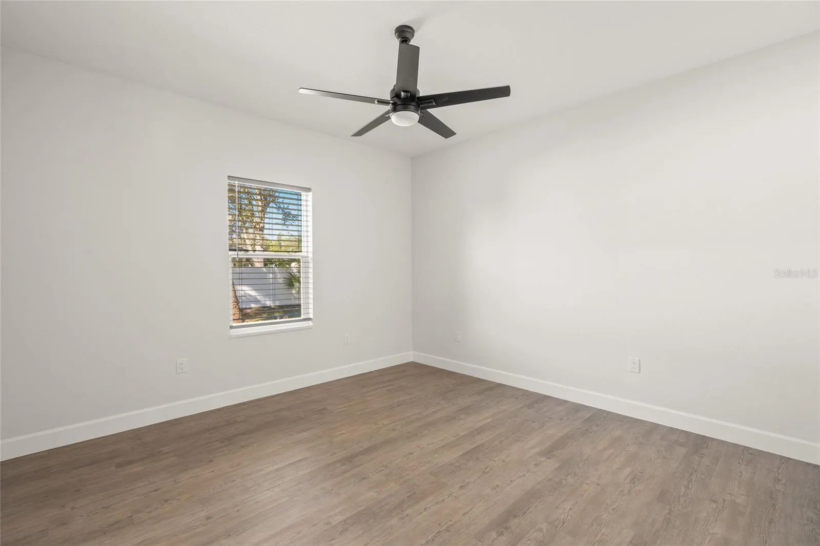 5629 CRENSHAW LN