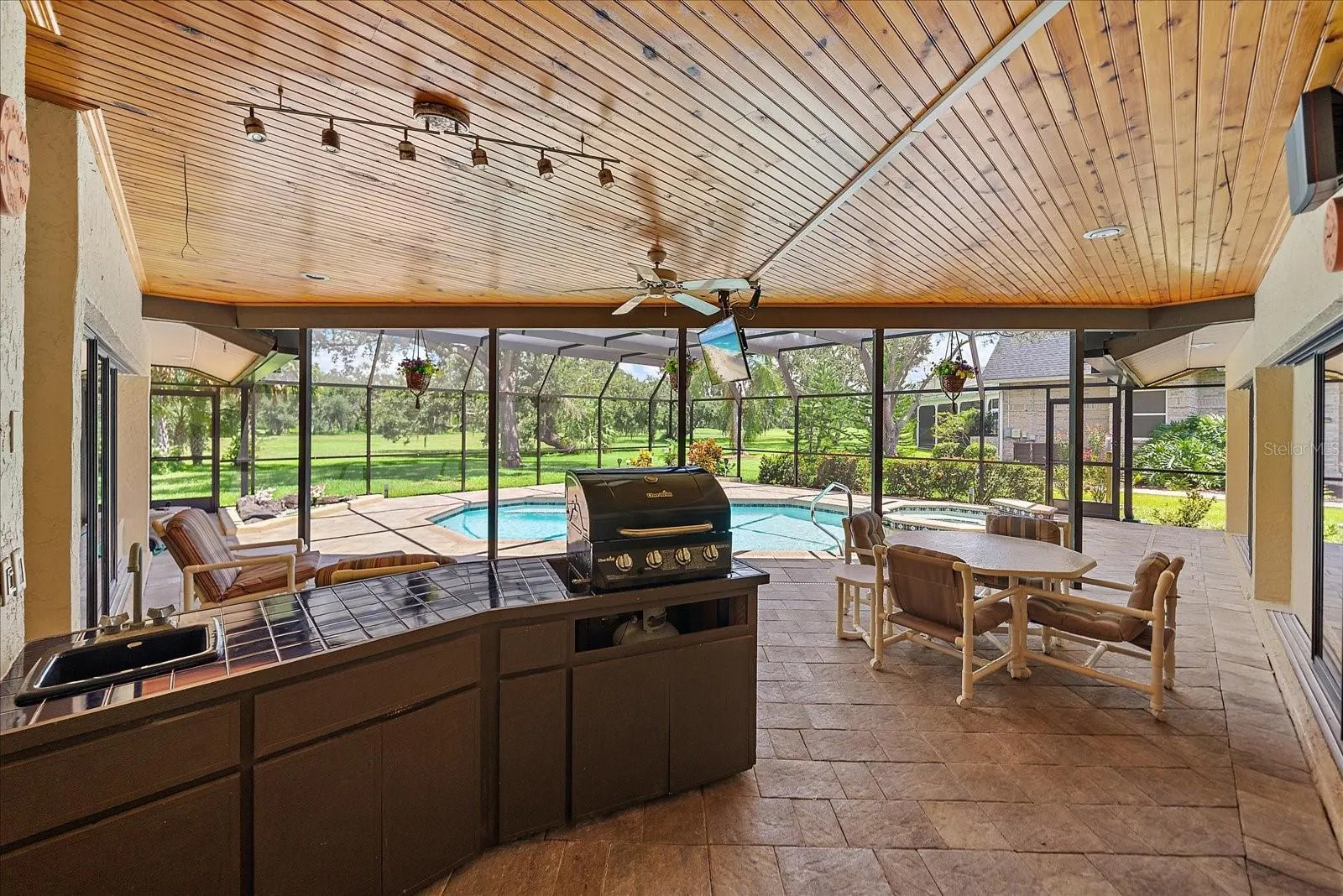 2910 OLD ORCHARD LN