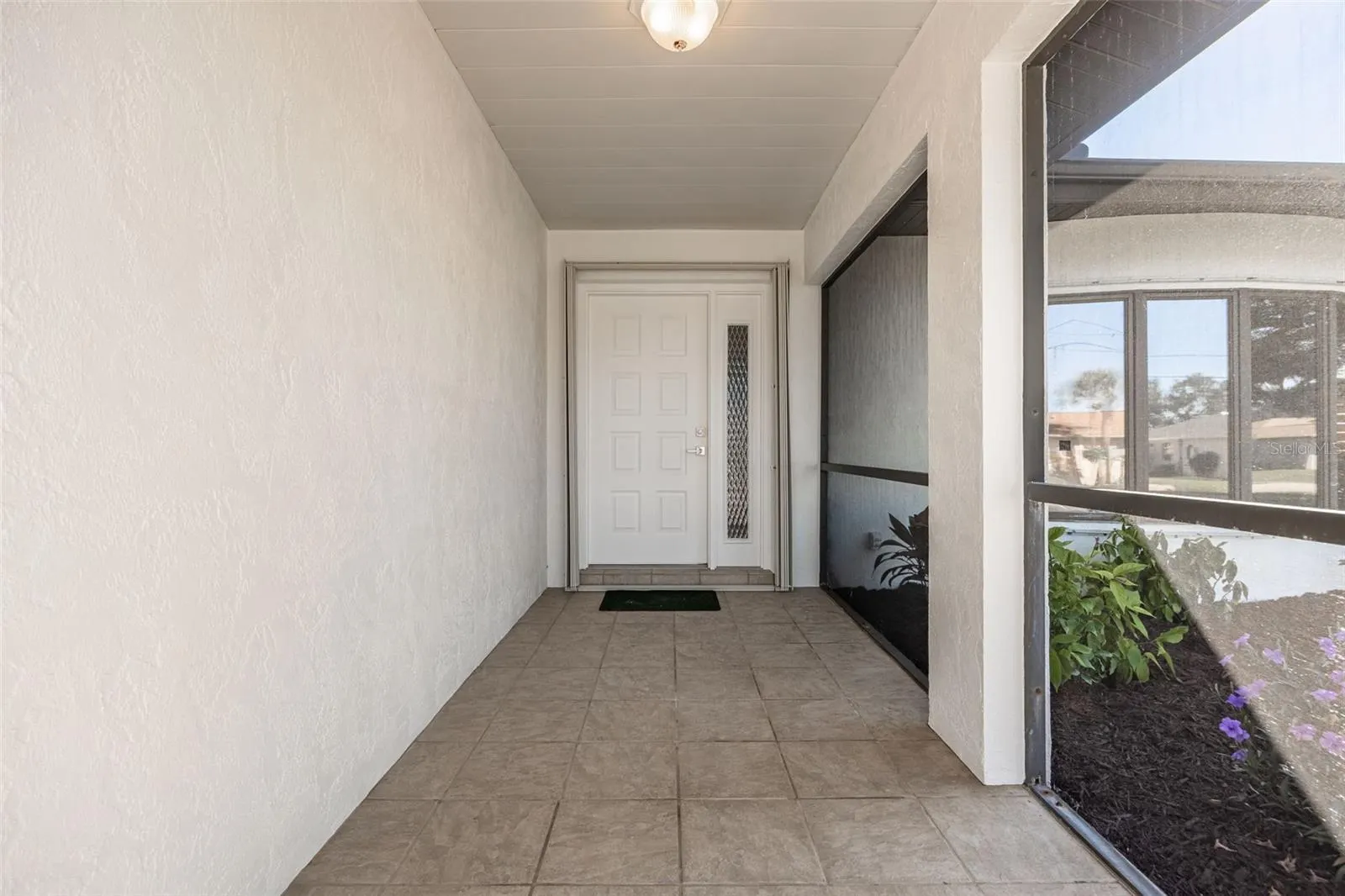 1951 GREENLAWN DR