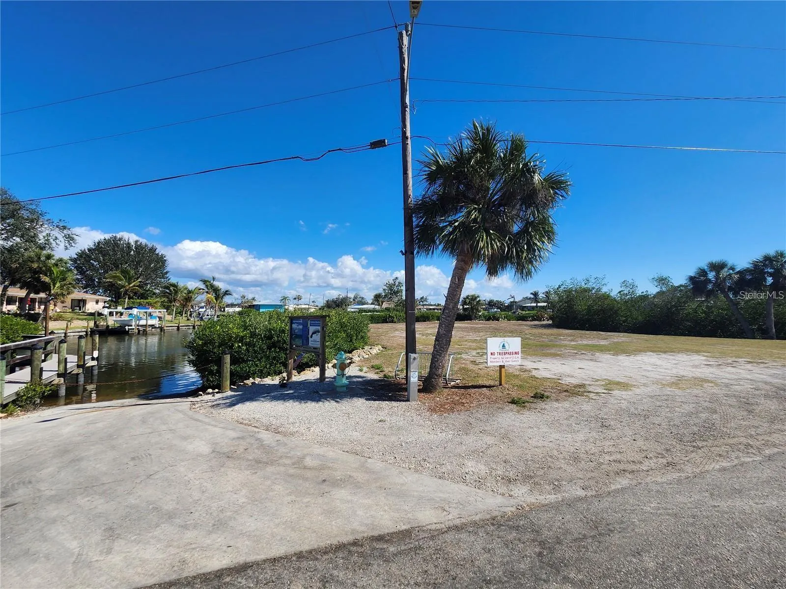 1951 GREENLAWN DR