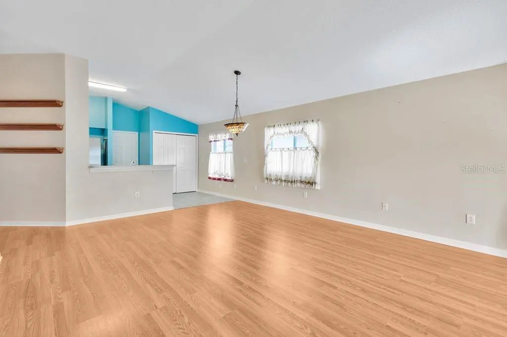 504 LINDSAY ANNE CT